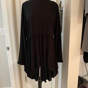 Versona high low blouse NWOT